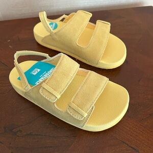 REEF Kids Ojai Slide Sandals in pale banana color size 12 kids - Little Ojai
